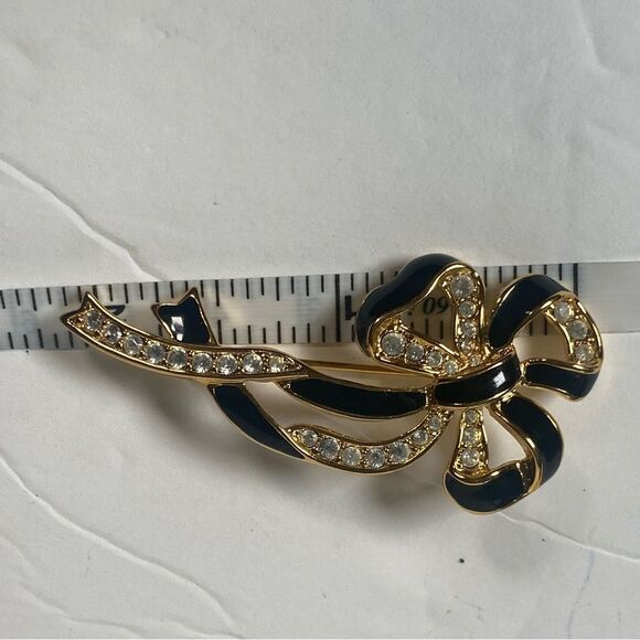 Vintage Bow Brooch Gold Tone W/Black Enamel and Rhinestones - Picture 6 of 7